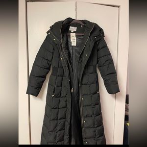 Coke Haan Winter coat with down feathers